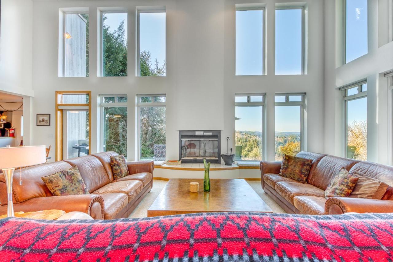 Forest Ridge Retreat Coos Bay Bagian luar foto