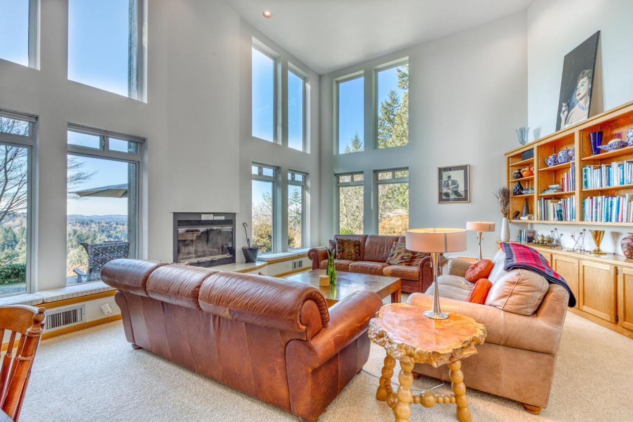 Forest Ridge Retreat Coos Bay Bagian luar foto