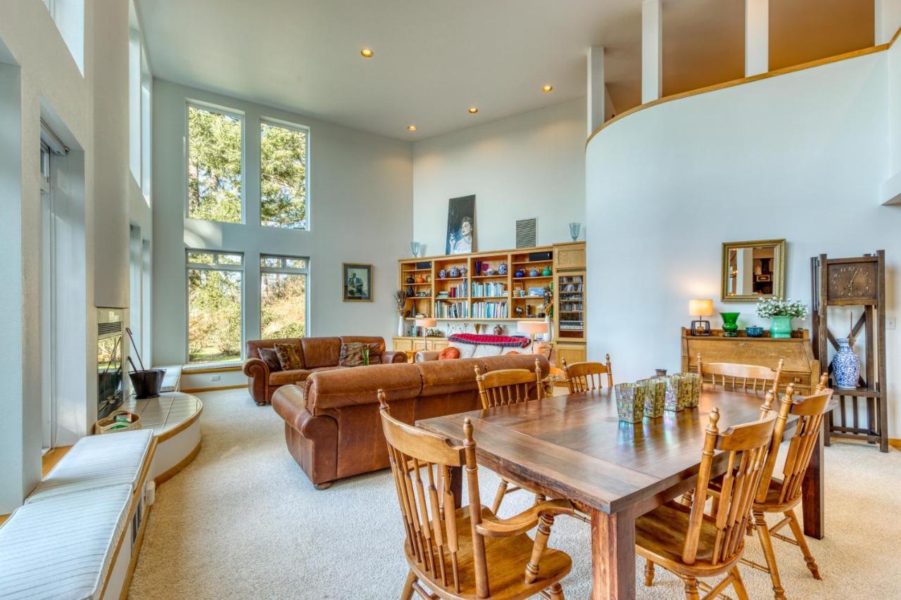 Forest Ridge Retreat Coos Bay Bagian luar foto