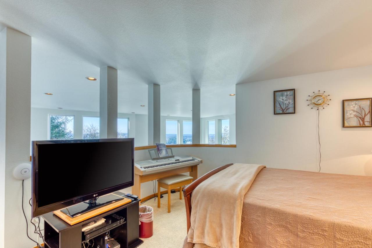 Forest Ridge Retreat Coos Bay Bagian luar foto