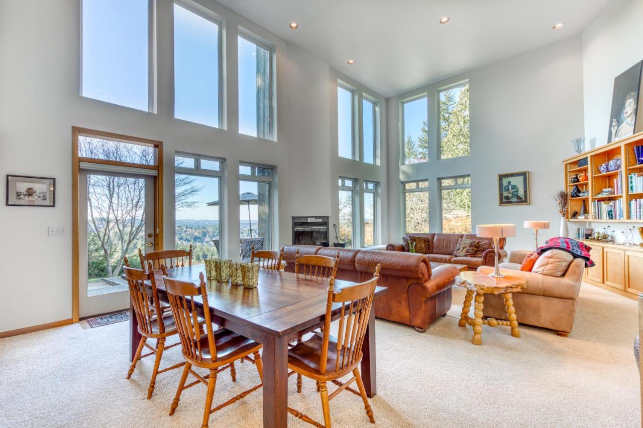 Forest Ridge Retreat Coos Bay Bagian luar foto