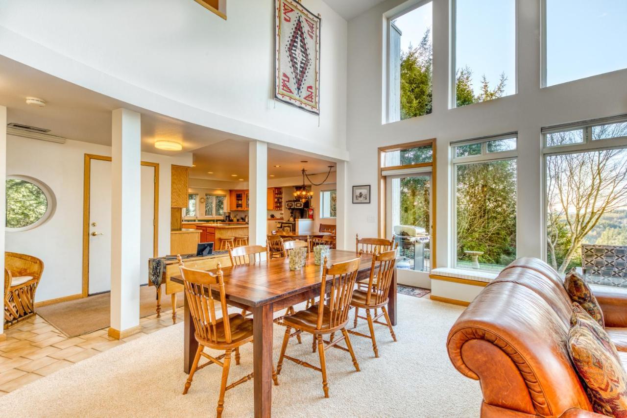 Forest Ridge Retreat Coos Bay Bagian luar foto