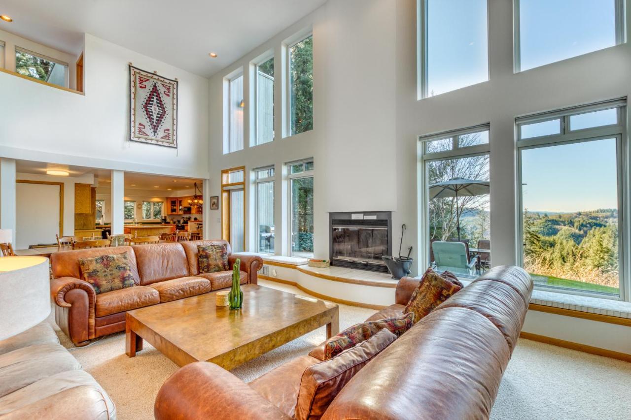Forest Ridge Retreat Coos Bay Bagian luar foto